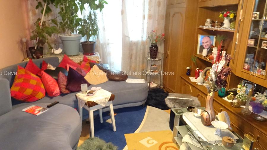 Vand apartament 2 camere decomandat in Deva, zona Micro 15, etaj 6, - 2