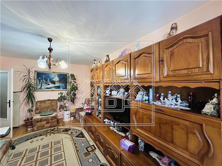 Apartament de vanzare in Sibiu - 3 camere, 2 balcoane si pivnita - - 9