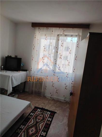 Apartament de vanzare cu 3 camere, Metrou 1 Decembrie 1918 - 3