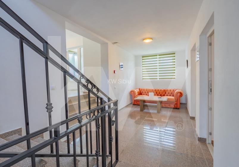 Cladire cu 15 camere si potential de pensiune in Ocna Sibiului - Investitie top - 16