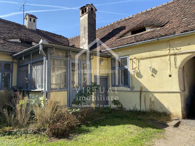 Casa de vanzare in Sibiu, cu doua apartamente - 2