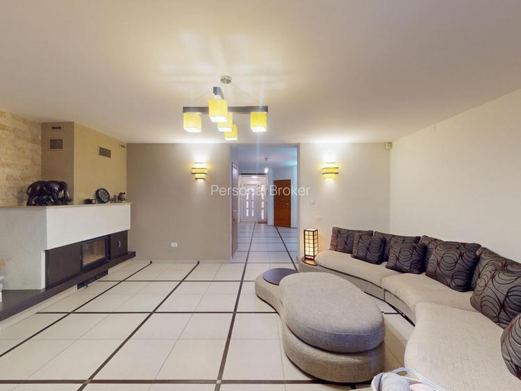 Vila Exclusivistă cu Piscina, Panouri Solare si Sala de Fitness - 0% COMISION - 3