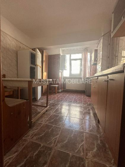 Apartament 1 camere decomandat, zona Buzaului, etaj 3. - 4