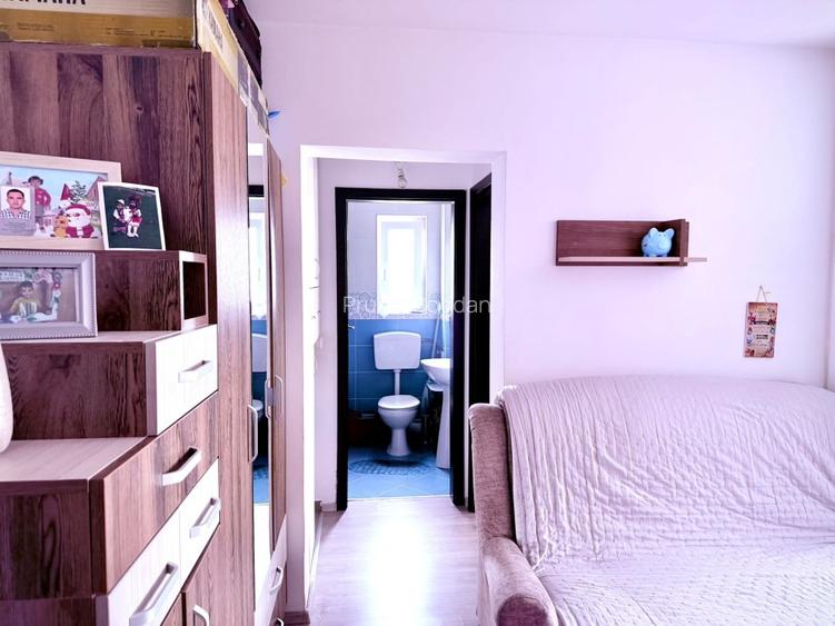 Proprietar, vand apartament cu 2 camere, zona Turnisor - 4