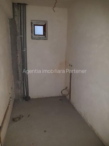 2 apartamente de 3 si 4 camere, Craiovei, semifinisate - 7