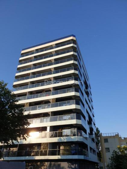 Apartament mare recompartimentat in doua spatii locative - 3