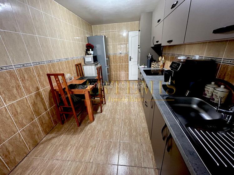 Apartament de 3 camere, decomandat, 100 mp. - 2
