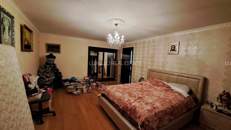 VILA INDIVIDUALA SUPERBA - CU TEREN GENEROS - AMPLASAMENT IDEAL - 48