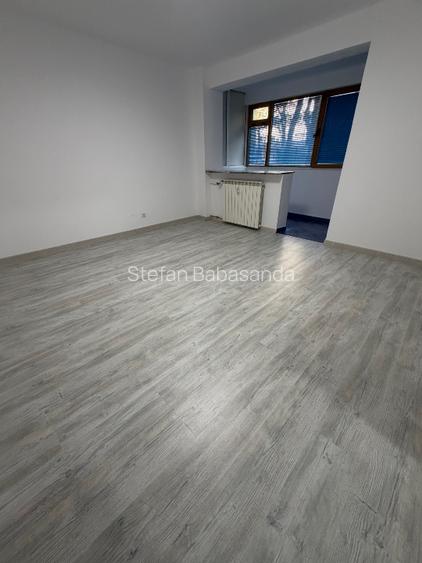 Garsonieră de închiriat – ideală pentru locuit sau activități comerciale - 2