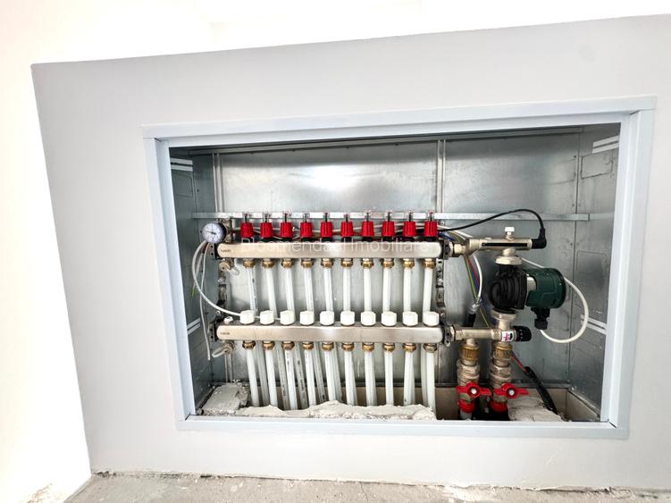 Vilă individuală   5 camere Bulevardul pipera  retrasă de la bulevard - 14