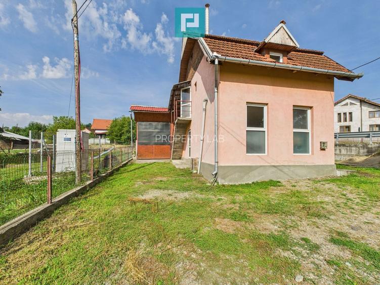 Casă și centru comercial, în localitatea Lazuri - 14