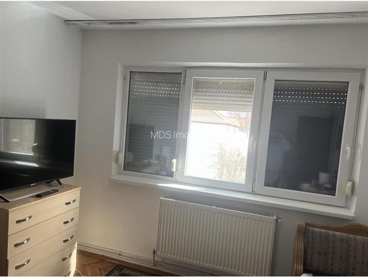 Apartament 4 camere etaj 3 cu centrală propie - 2