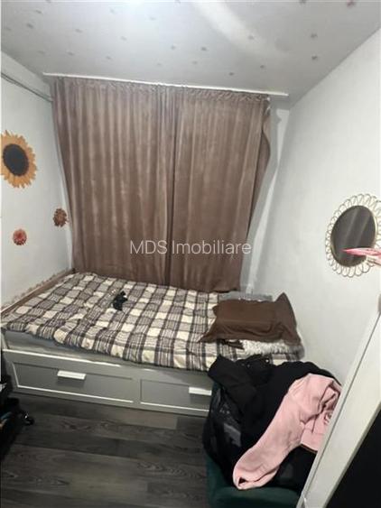 Decomandat, mobilat la etajul 2 - 5