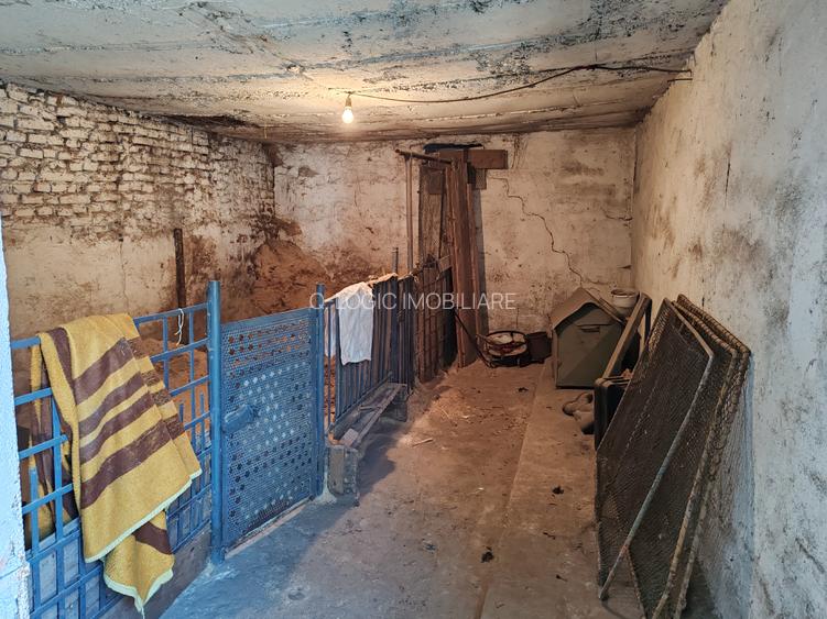 Casa 4 camere libera la vanzare TARLUNGENI - 35