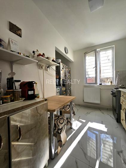 Vanzare apartament 3 camere / Rahova / Al. Costinesti / etaj  2 /4  / comision 0 - 7