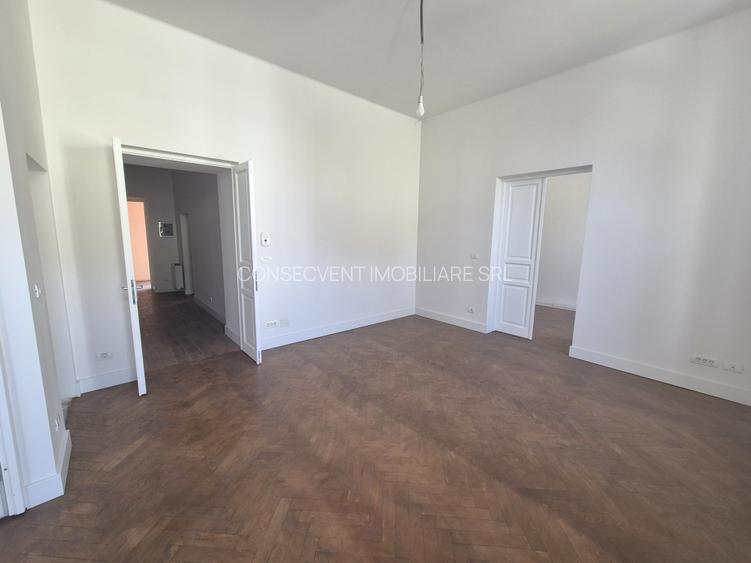 Apartament ultracentral, renovat integral, Arad, comision 0 - 5