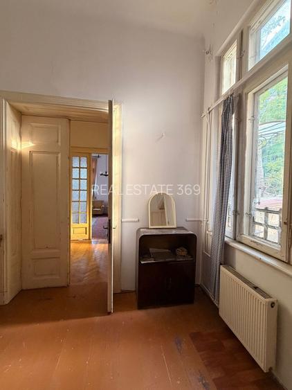 URGENT!, VILA SINGUR CURTE, POZITIE PE COLT, GARAJ, NEGOCIABIL - 6