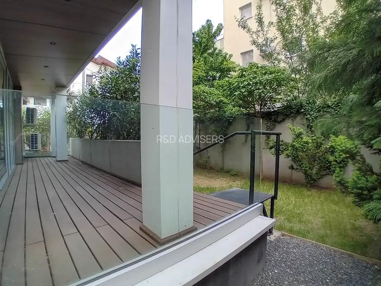 Parter cu terasă de 27 mp în Băneasa, 3 camere - 3