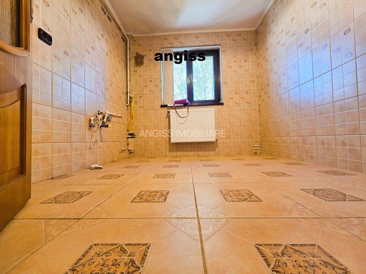 Apartament 3 camere cartier VEST - 64mp - 2