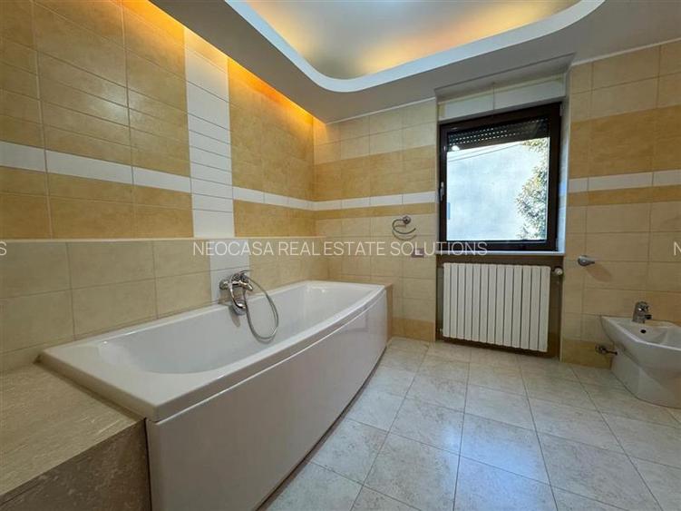 VILA IMPRESIONANTA LANGA PADURE // PISICINA INTERIOARA // TEREN 1700 MP - 26