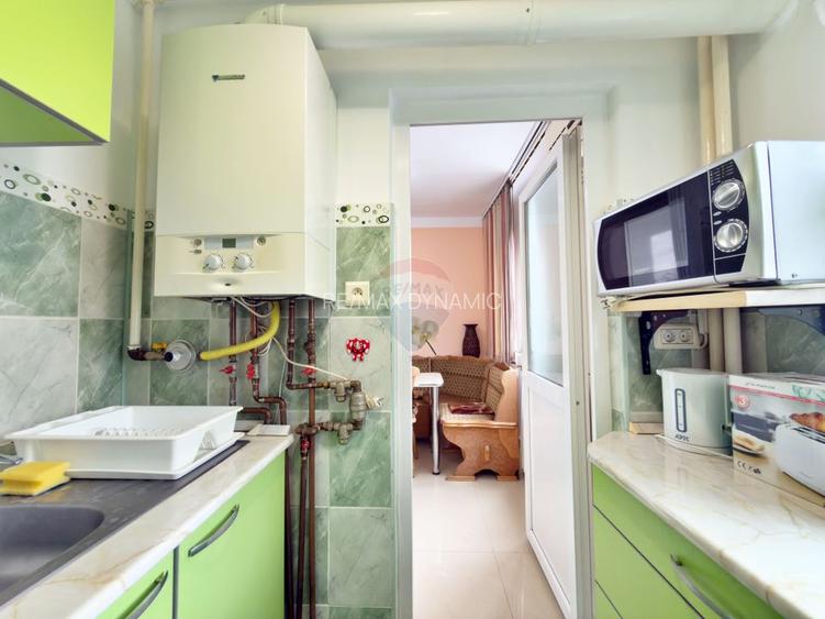 Apartament cu 3 camere de închiriat în zona Intim - 8