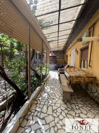 Casa de vanzare in Sibot 2200 mp teren - 9