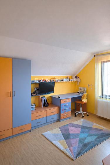 Casă Budești – potrivită pentru familie, curte și spații generoase - 14