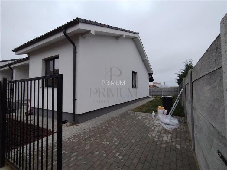 Duplex pe parter finalizat - gata de mutat - zona foarte buna -asfalt- 2 dormito - 4