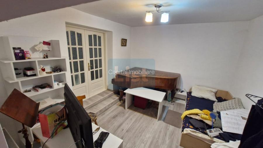 Casa Rogerius singur in curte, amenajata in doua apartamente - 4