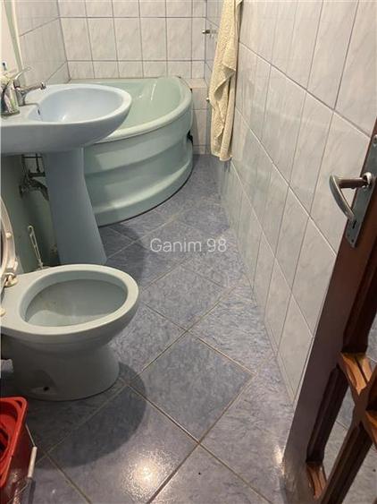 Apatament 2 camere , zona ultacentrala - Piata Moldovei , et 3 4 , decomandat , - 10