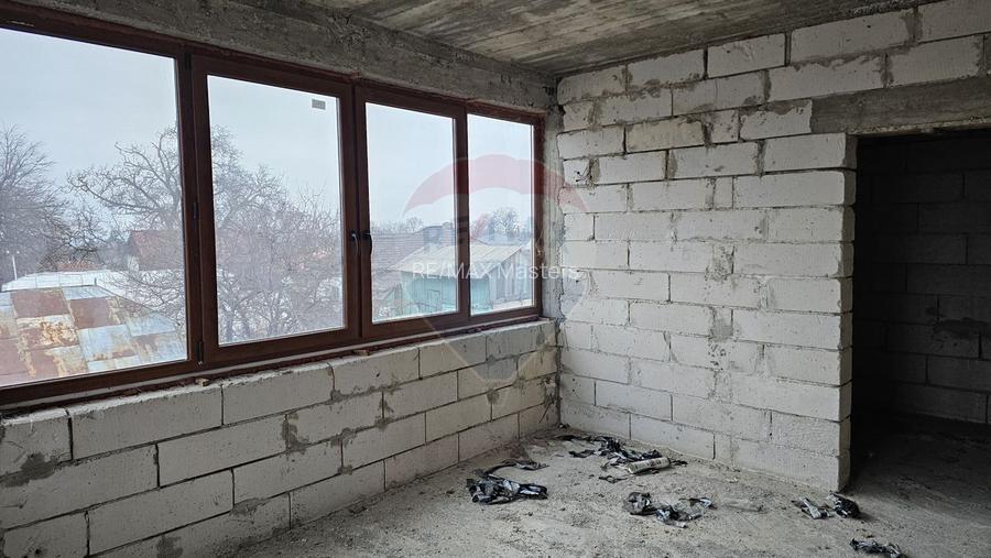Casă / Vilă cu 12 camere, teren intravilan de 2869mp în Siminicea, SV - 18