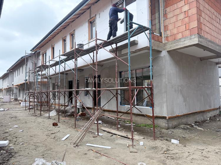 Ocazie! Case P+1+Pod. 4 cam. Util 100mp. Teren 200mp. Complex inchis - 18