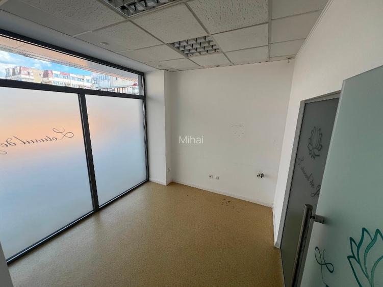 Inchiriez spatii comerciale intre 90 - 500 mp, Pietonal-fostul BRD - 3