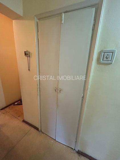Vânzare apartament  dec.2 camere, 2 balcoane, bloc 77, Titan- 7 min metrou - 5