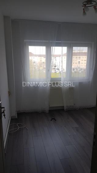 Apartament renovat, nemobilat, cu utilități noi – disponibil în curând - 2