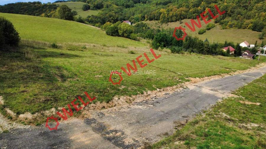 De vânzare 9 parcele de teren intravilan în localitatea Vâlcele, la ieșirea spre - 5