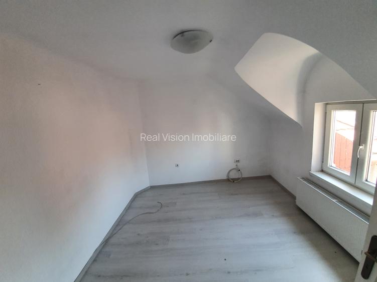 Spațiu exclusivist de închiriat/Mansardă în vilă interbelică, - 14