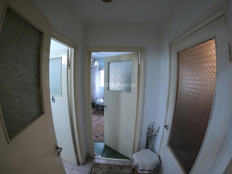 Apartament cu 3 camere la etajul 3/4 decomandat izolat termic - 12