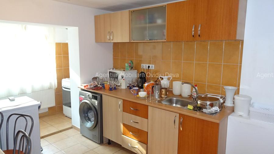 Inchiriez apartament cu 2 camere decomandat in Deva, zona M. Averescu, etaj 1, - 2