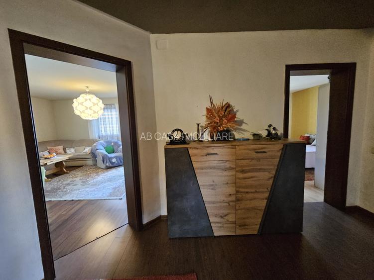 Două case individuale, P+M, construcții 2002/2007, în Giroc, comision 0% - 9