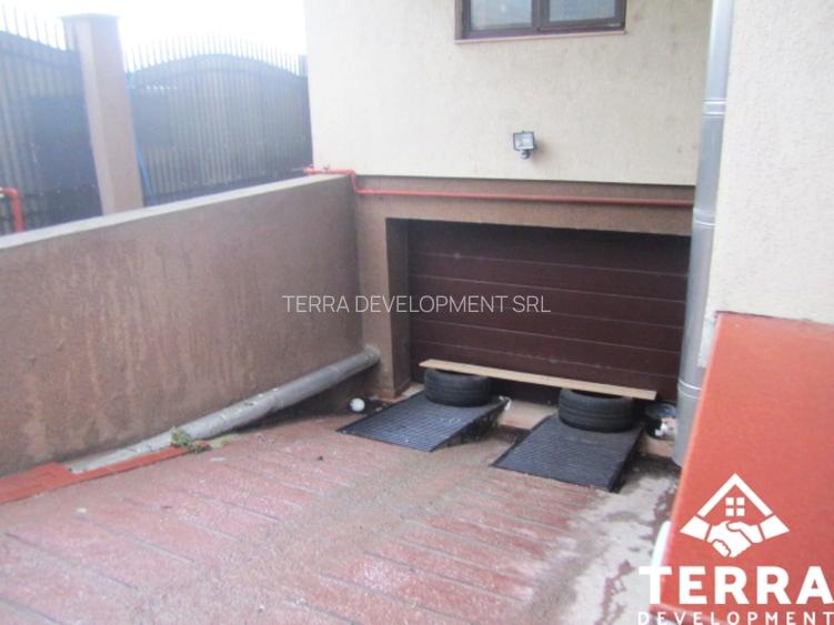 Vilă spectaculoasă cu vedere la mare – zonă exclusivistă Trandafirul - 11