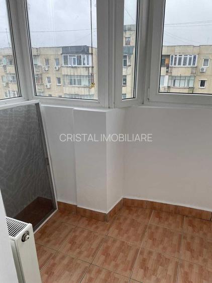 De vanzare 3 camere, centrala,  etaj 8, instalație nouă,  zona 13 Septembrie - 6