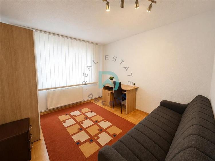 Apartament 3 camere Grivitei, intermediar, Brasov
