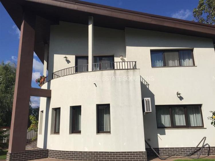 TEISANI - VILA SUPERBA LANGA PADURE, 2007, P+M, TEREN 550 MP! - 2