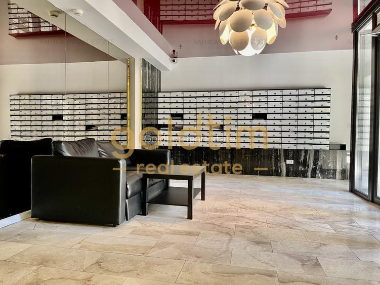 NOU/ PRIVELISTE - 15