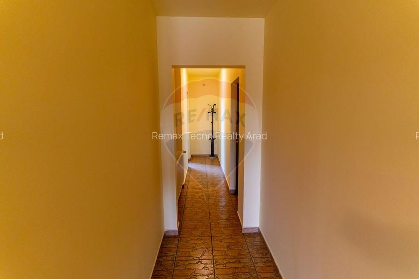 Vila /Pensiune 6 camere in Cristur, jud Hunedoara - 27