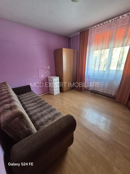 De vânzare – Apartament 3 camere, 2 băi, etaj 1 - 2