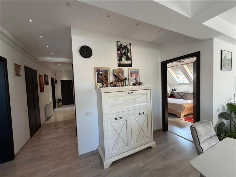 Apartament 4 camere 104 mp, Zona Tractorul, Brasov - 10