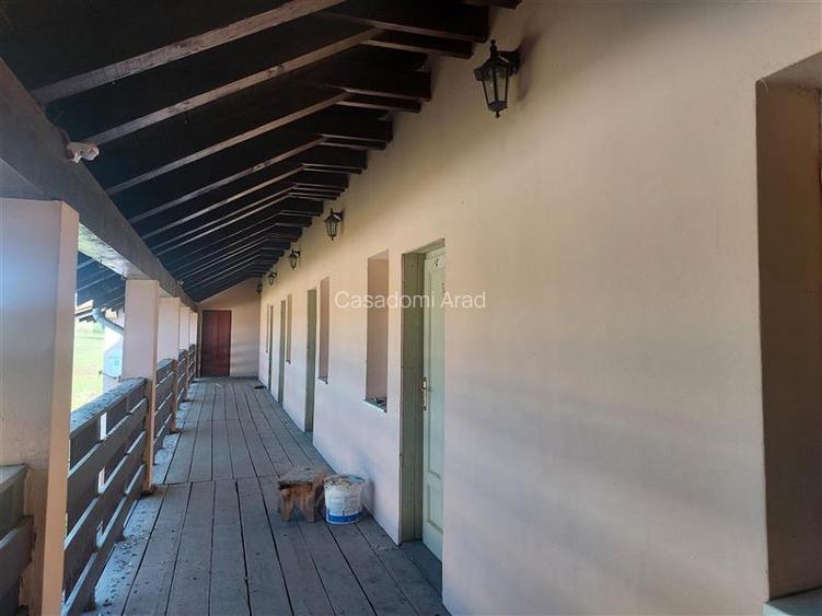 Imobil pentru pensiune sau alte activitati in Pischia - 13