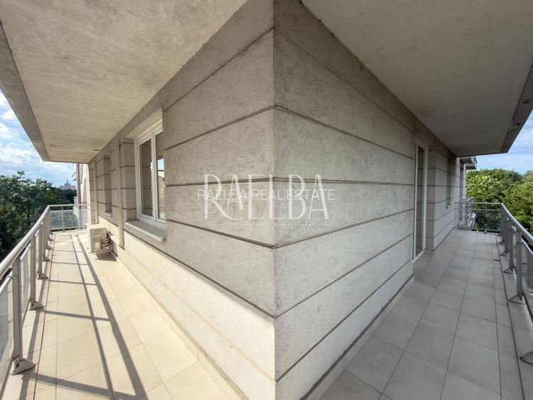 Etaj Integral | 377 mp | 8 Camere | Vila Lac 3 | Parc Bordei - 8